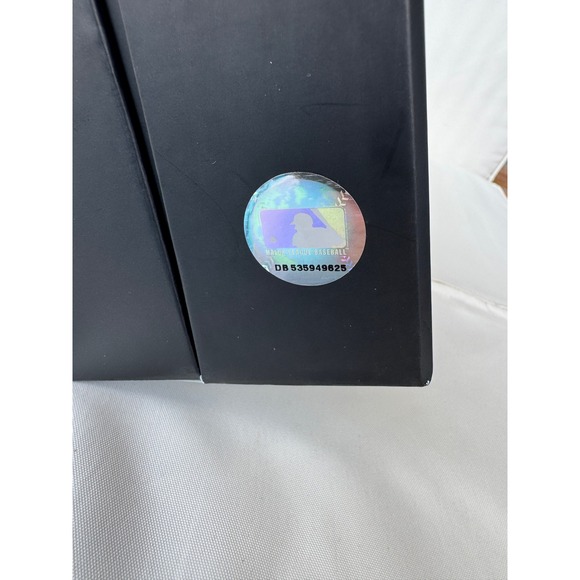 Harley-Davidson Boston Red‎ Sox Motorcycle 1:12 Scale Diecast Replica MLB - Picture 3 of 15